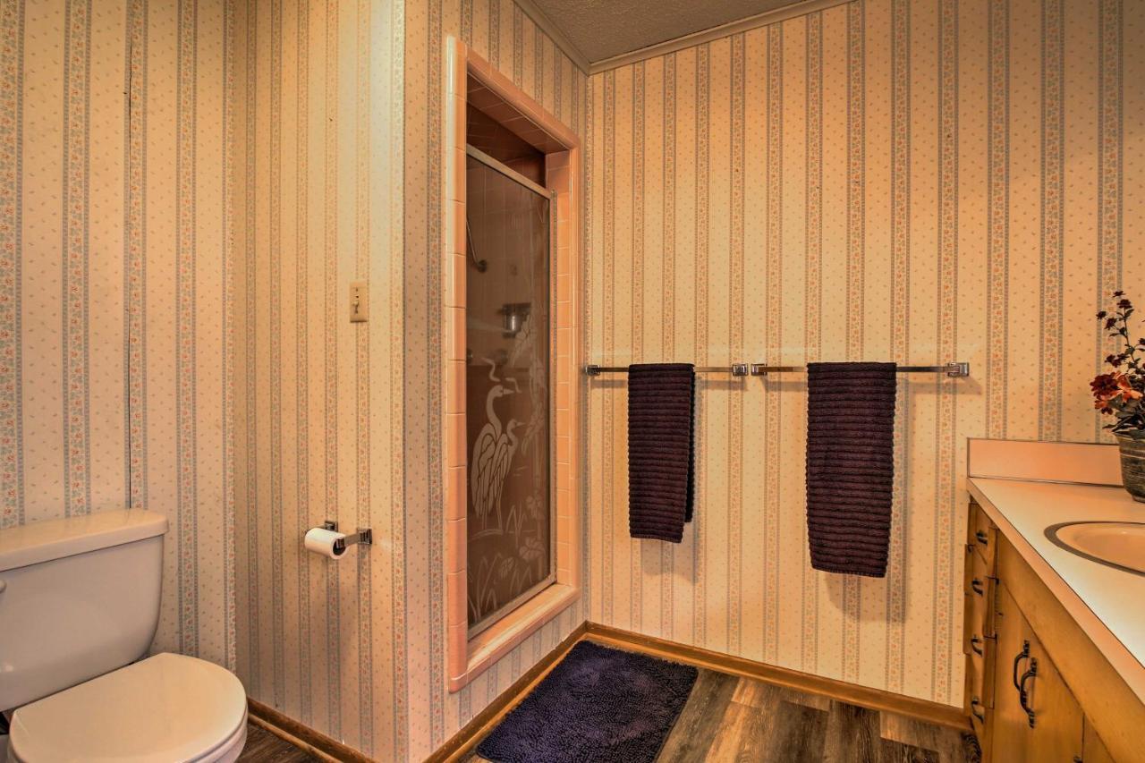 Rustic Lake Buchanan Hideaway With Game Room And Grill Tow Экстерьер фото